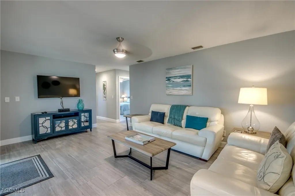 4532 SW 1st Place Cape Coral FL 33914