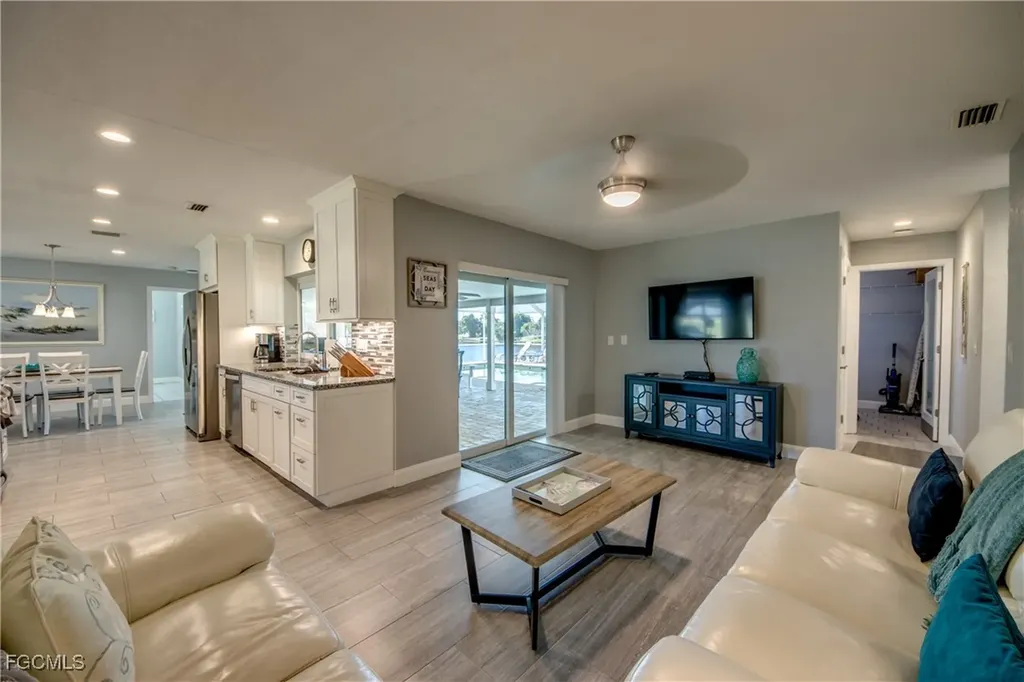 4532 SW 1st Place Cape Coral FL 33914