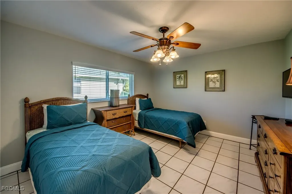 4532 SW 1st Place Cape Coral FL 33914