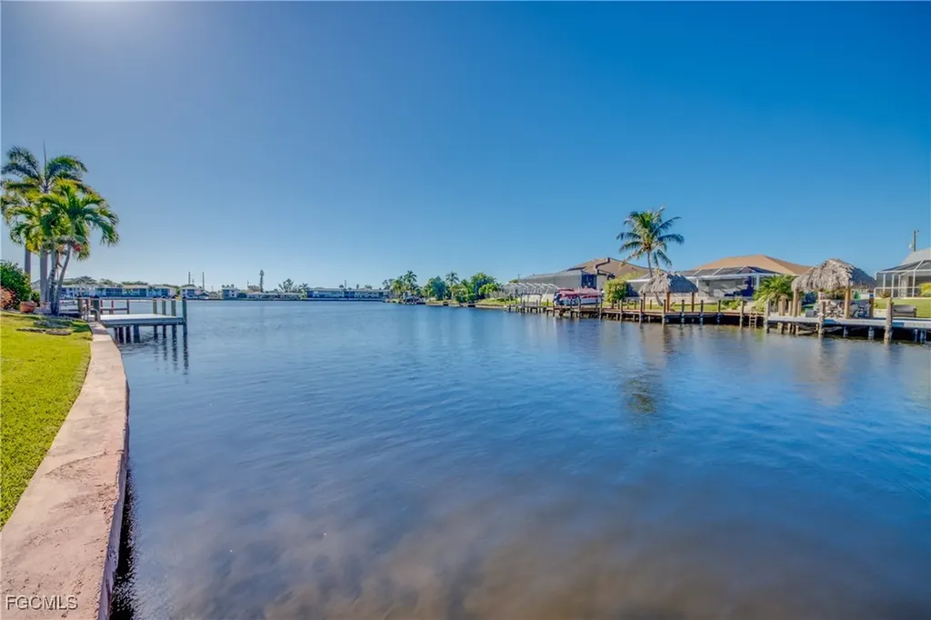 4532 SW 1st Place Cape Coral FL 33914