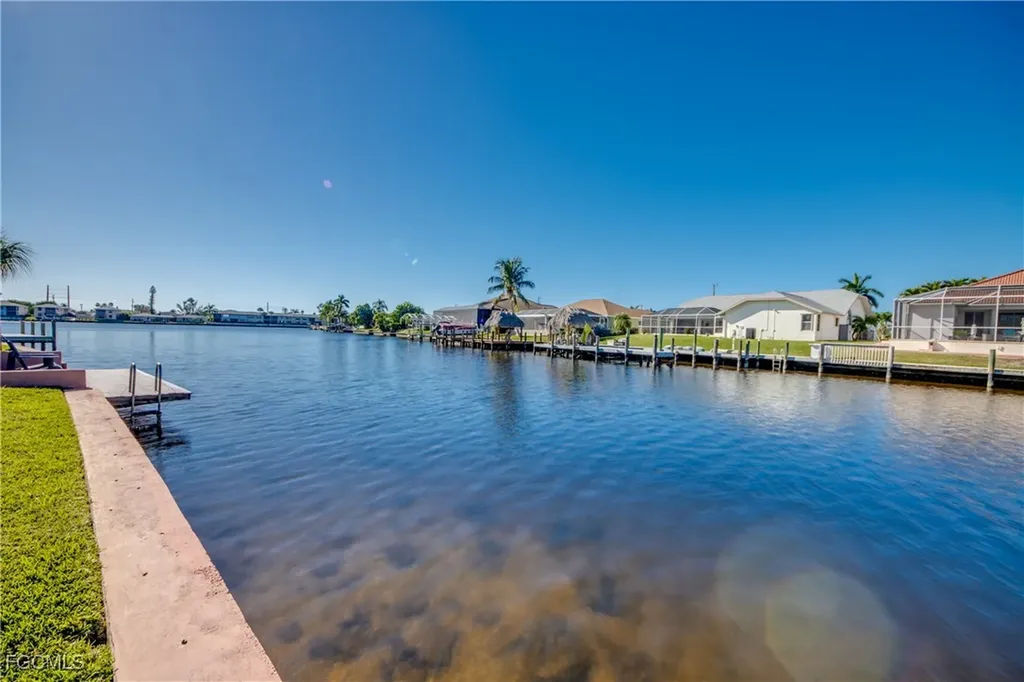 4532 SW 1st Place Cape Coral FL 33914