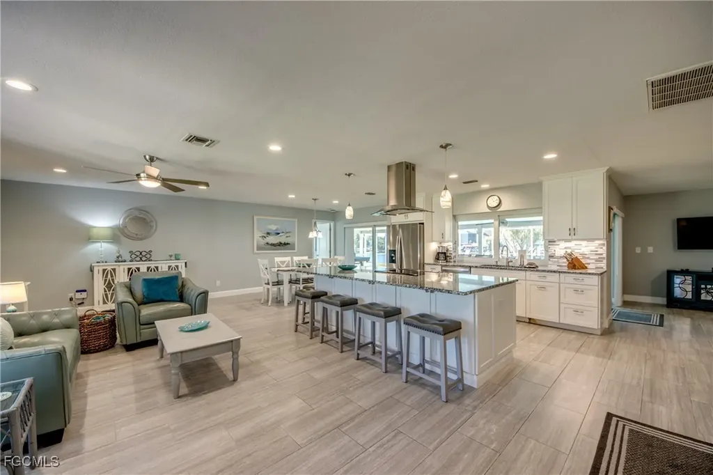 4532 SW 1st Place Cape Coral FL 33914