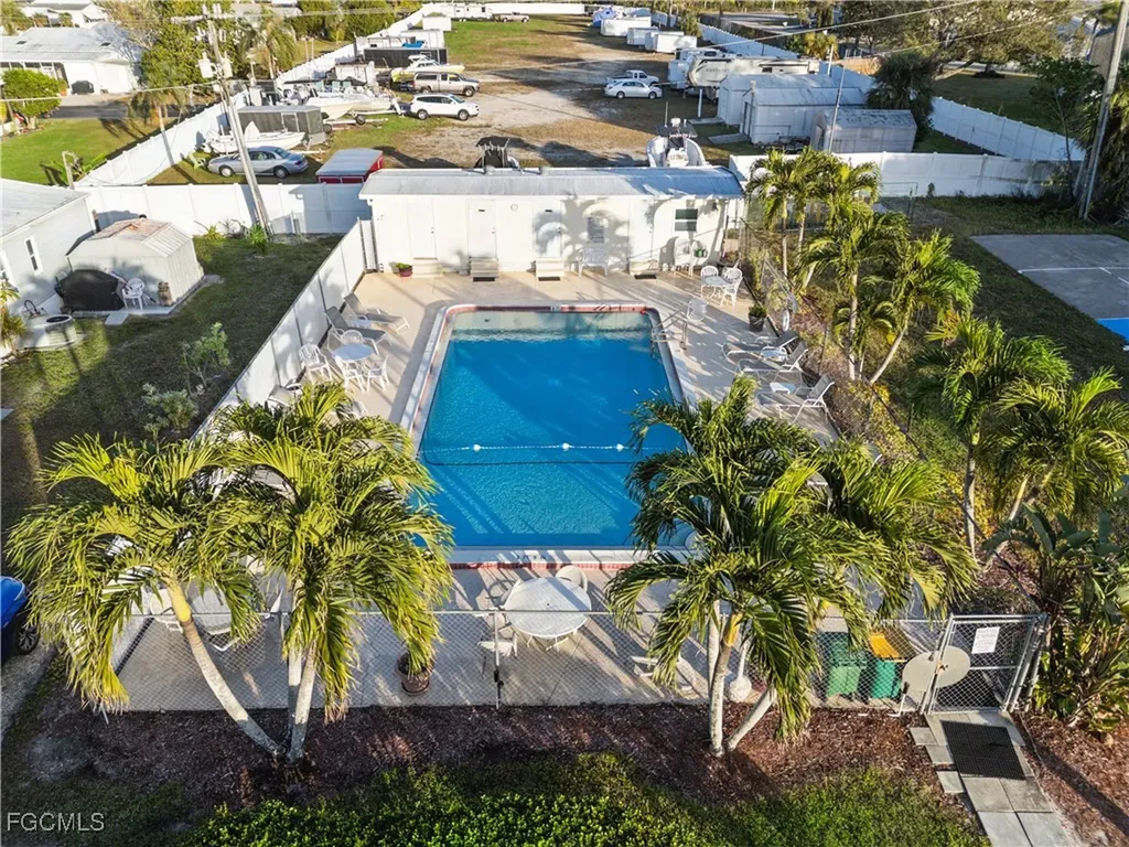 455 Cape Florida Way Naples FL 34104