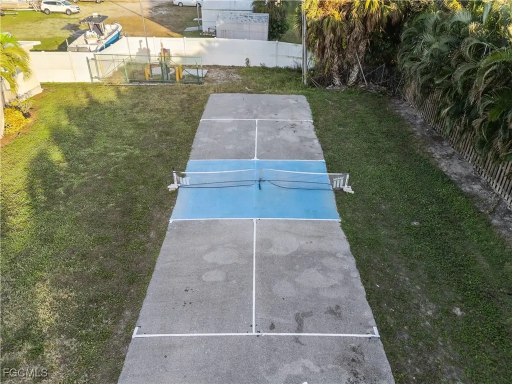 455 Cape Florida Way Naples FL 34104