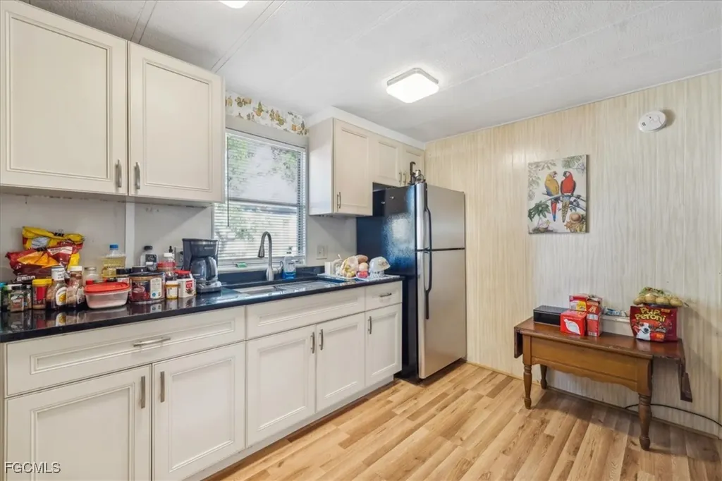 455 Cape Florida Way Naples FL 34104