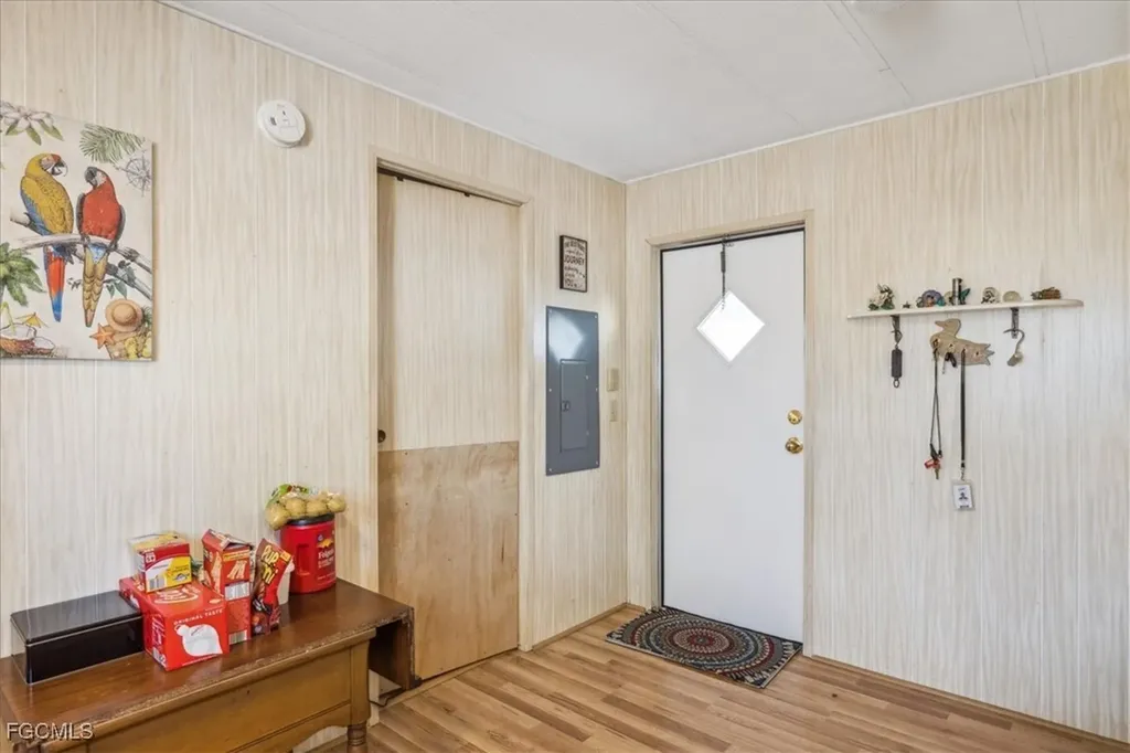 455 Cape Florida Way Naples FL 34104