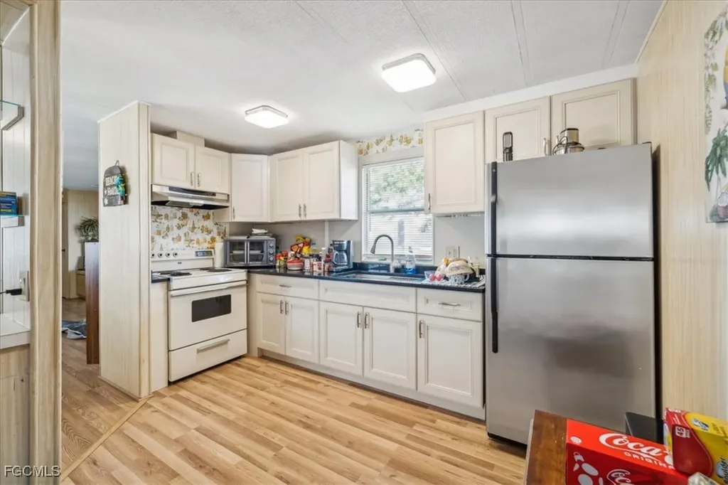 455 Cape Florida Way Naples FL 34104