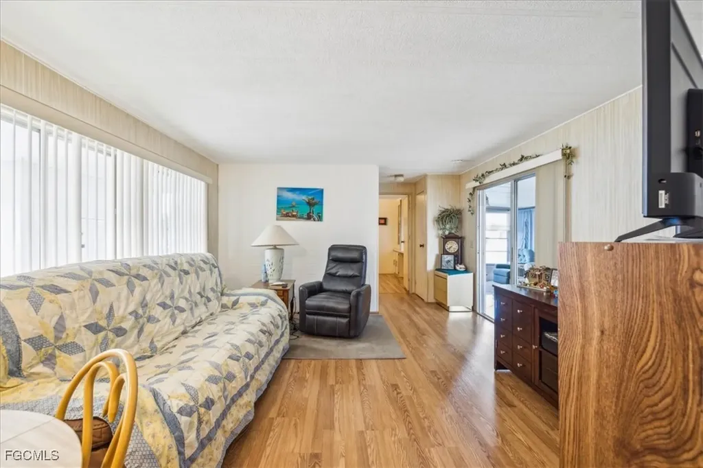 455 Cape Florida Way Naples FL 34104