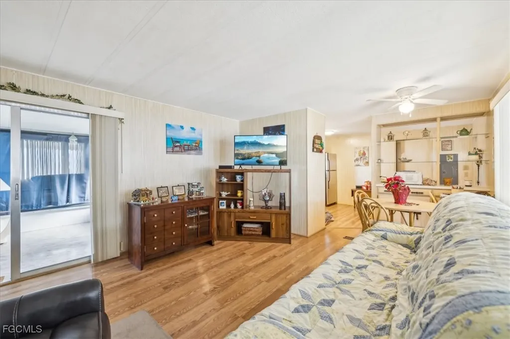 455 Cape Florida Way Naples FL 34104