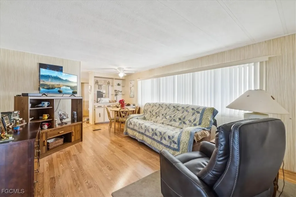 455 Cape Florida Way Naples FL 34104