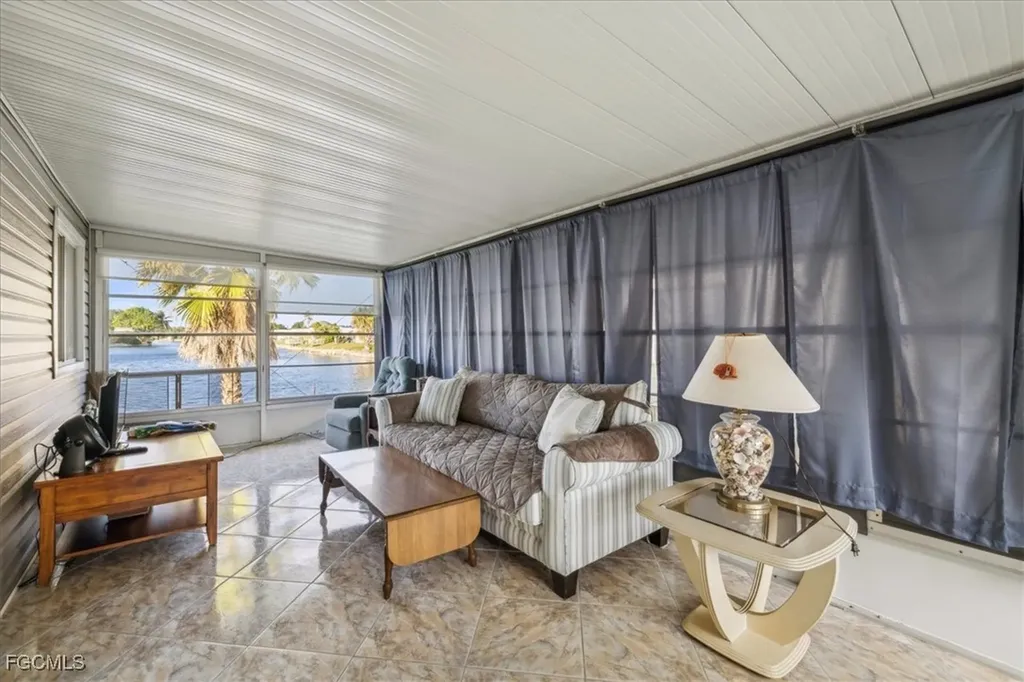 455 Cape Florida Way Naples FL 34104