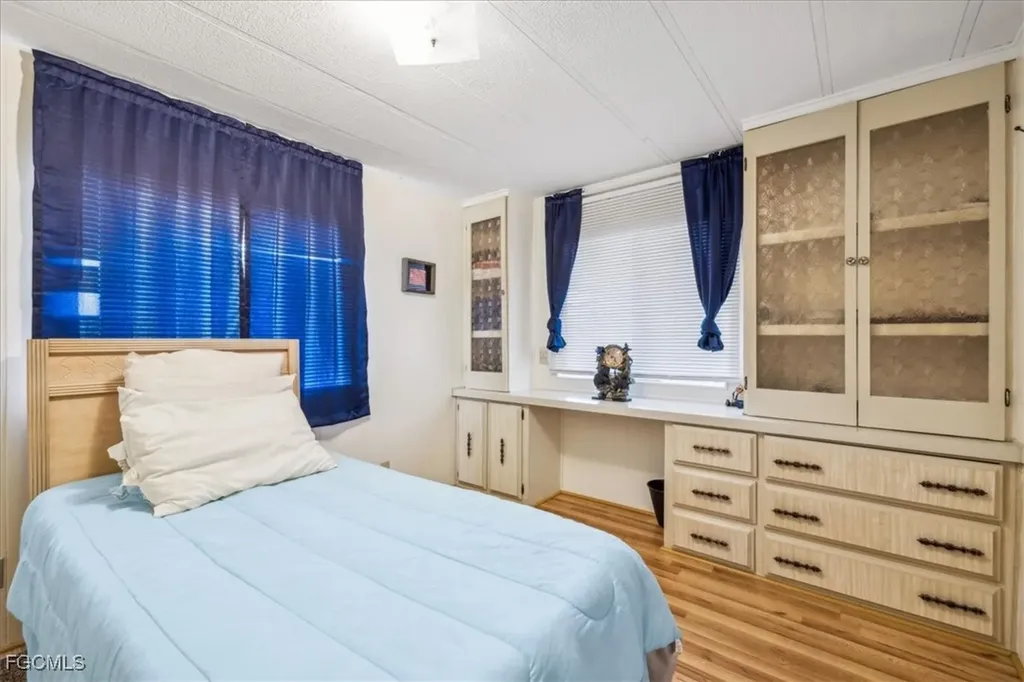 455 Cape Florida Way Naples FL 34104