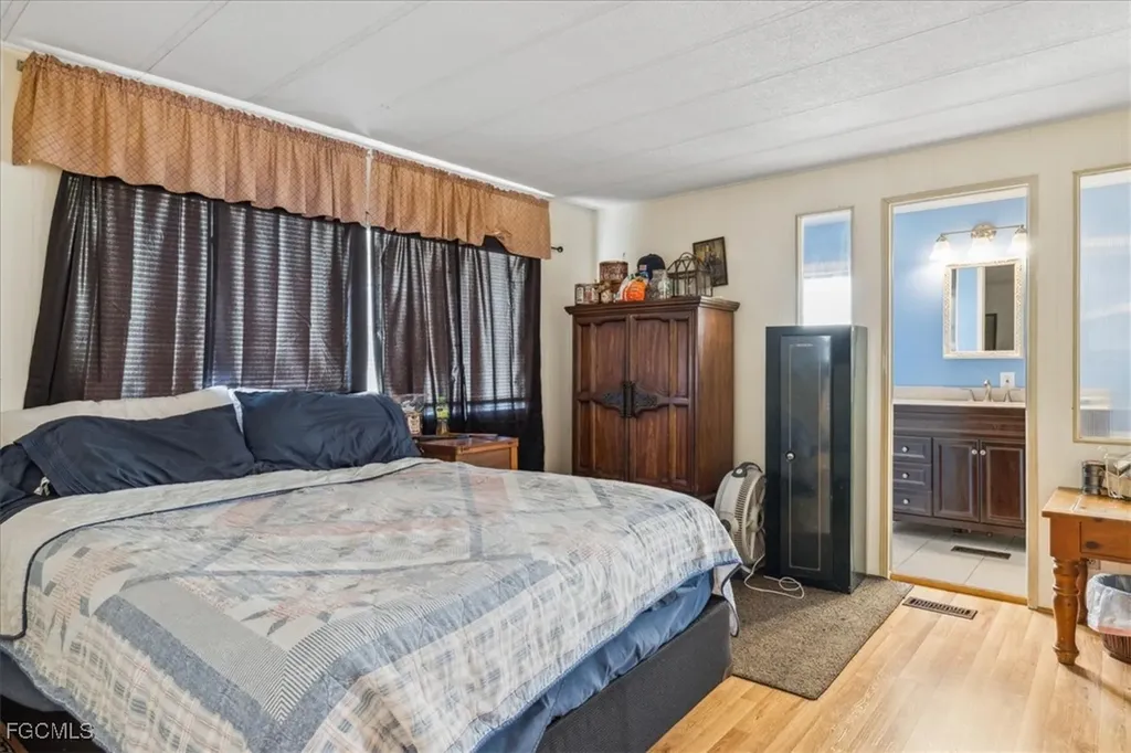 455 Cape Florida Way Naples FL 34104