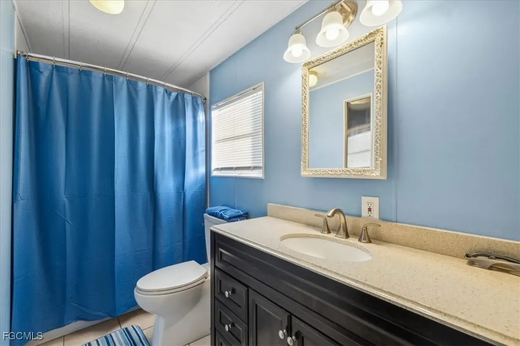 455 Cape Florida Way Naples FL 34104