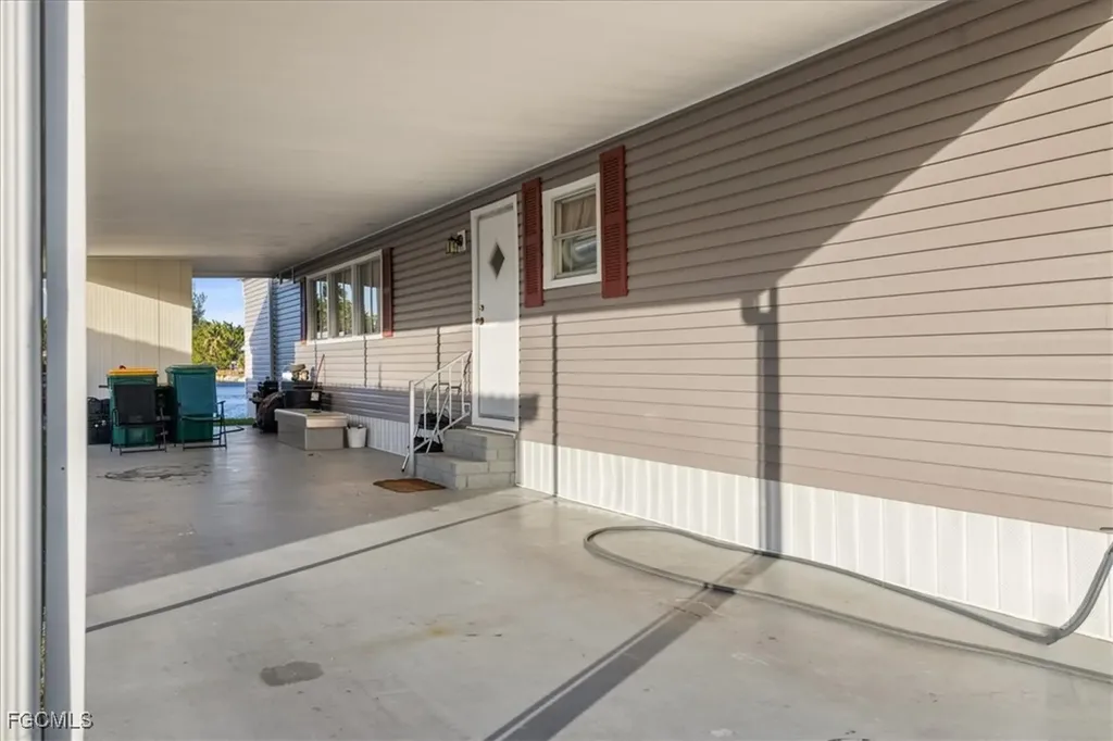 455 Cape Florida Way Naples FL 34104