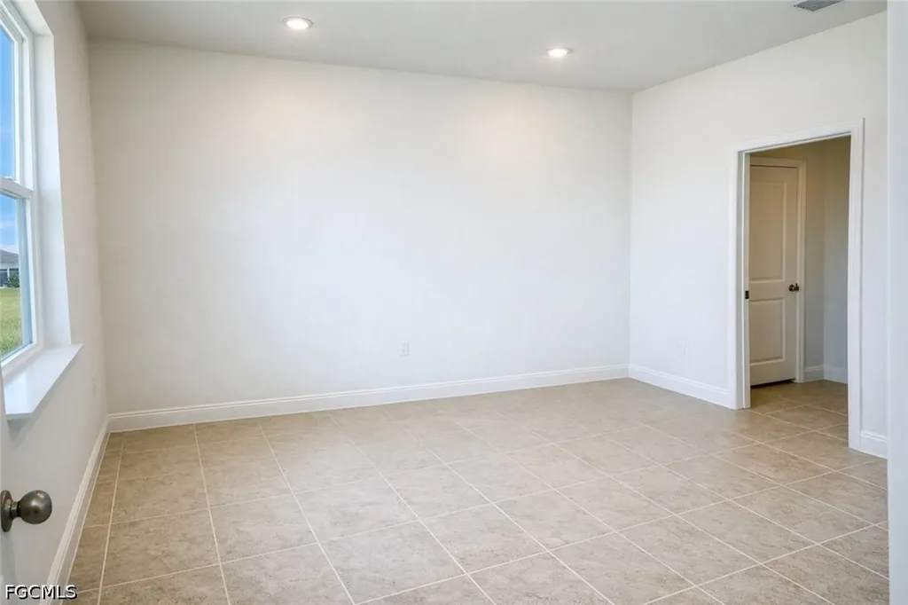106 SW 21st Place Cape Coral FL 33991