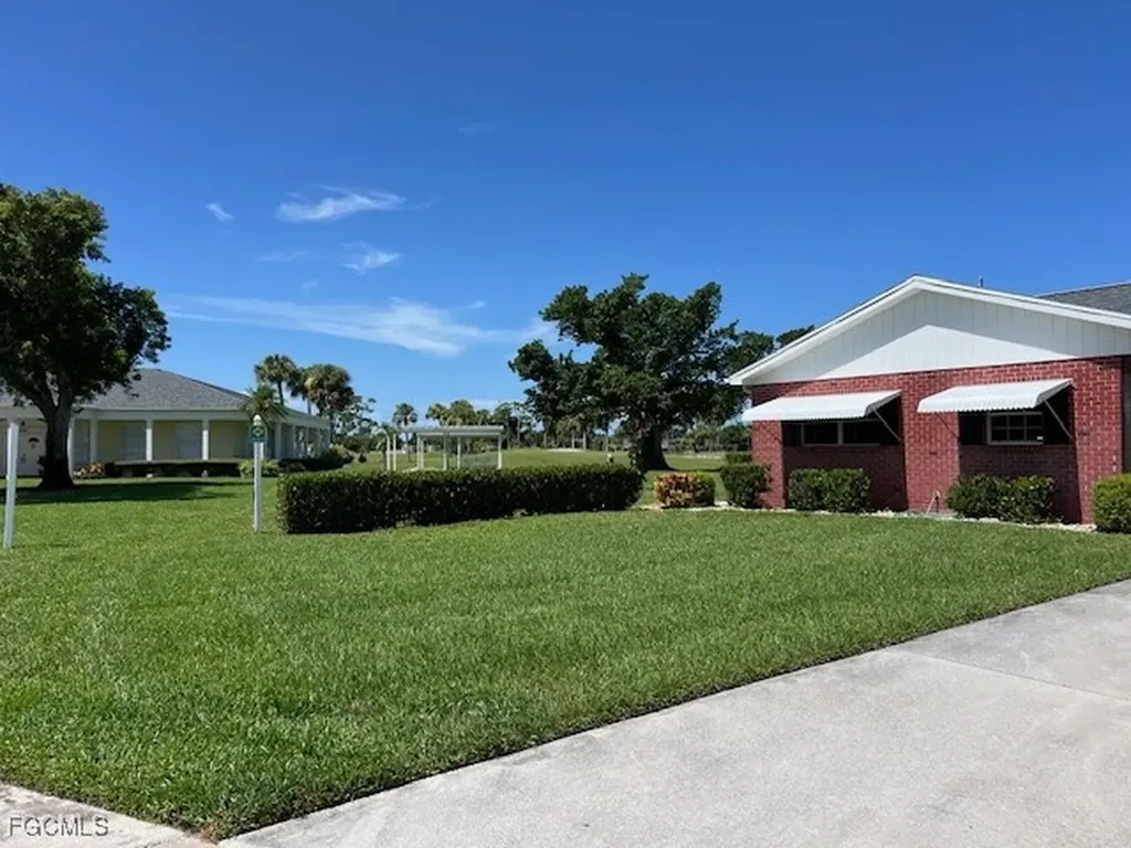 6992 Edgewater Circle Fort Myers FL 33919