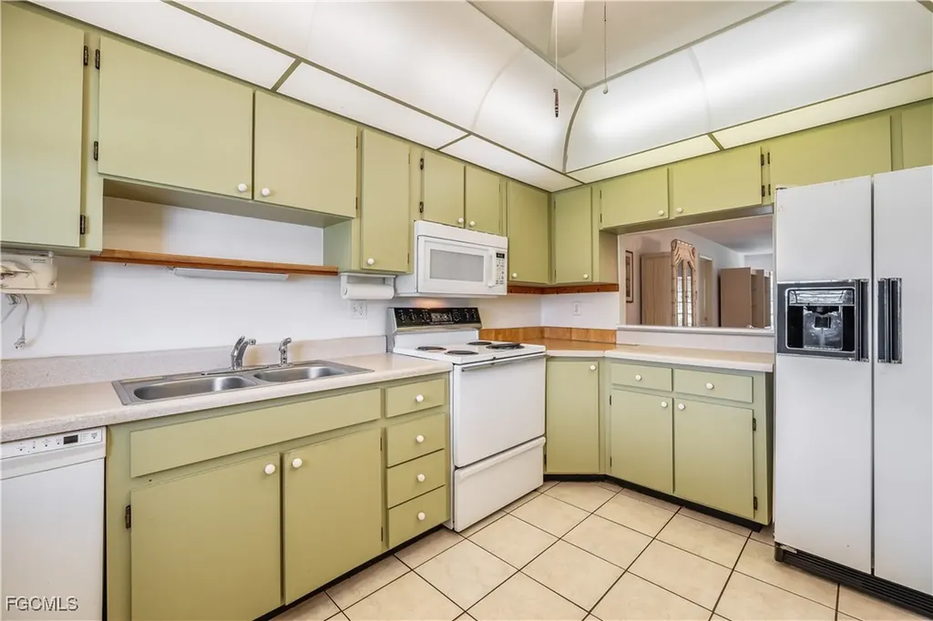 6992 Edgewater Circle Fort Myers FL 33919