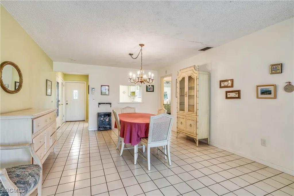 6992 Edgewater Circle Fort Myers FL 33919
