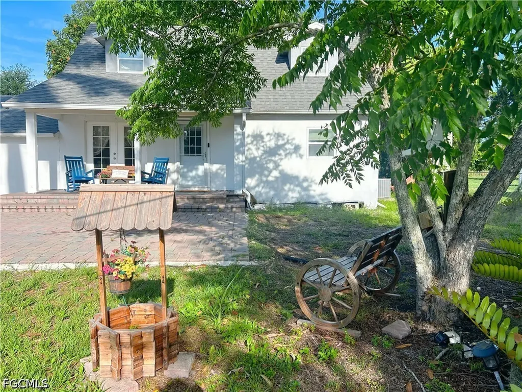 2861 N 2nd Street North Fort Myers FL 33917