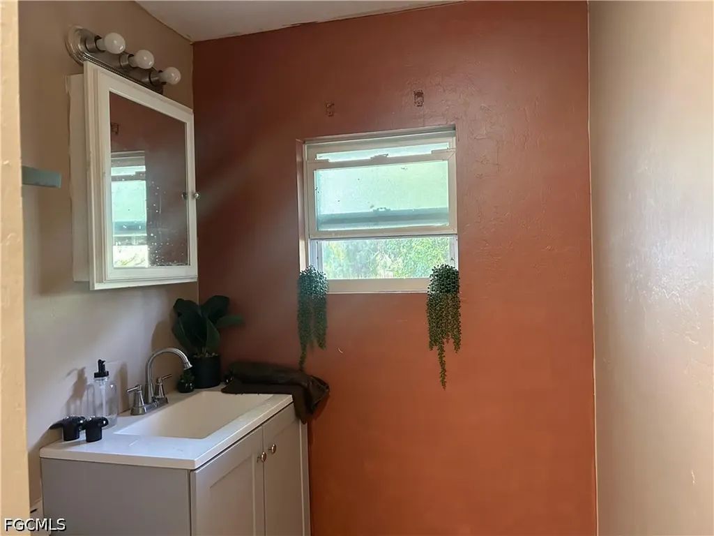 2861 N 2nd Street North Fort Myers FL 33917
