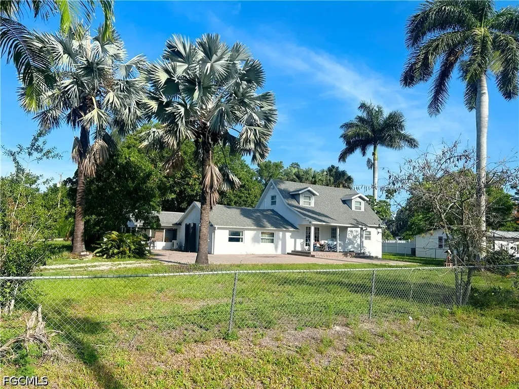 2861 N 2nd Street North Fort Myers FL 33917