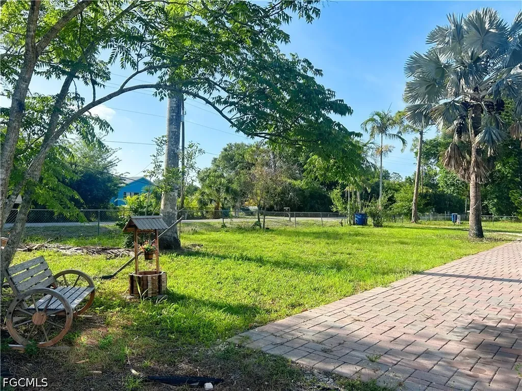 2861 N 2nd Street North Fort Myers FL 33917