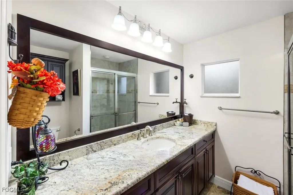 18130 Elmwood Drive Alva FL 33920