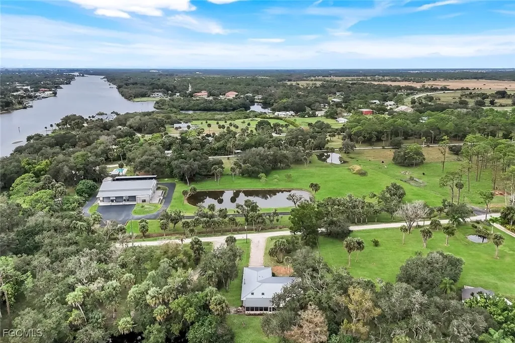 18130 Elmwood Drive Alva FL 33920