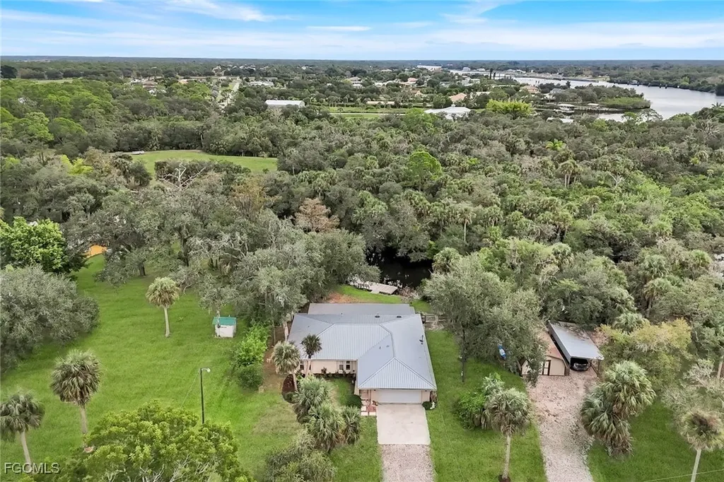 18130 Elmwood Drive Alva FL 33920