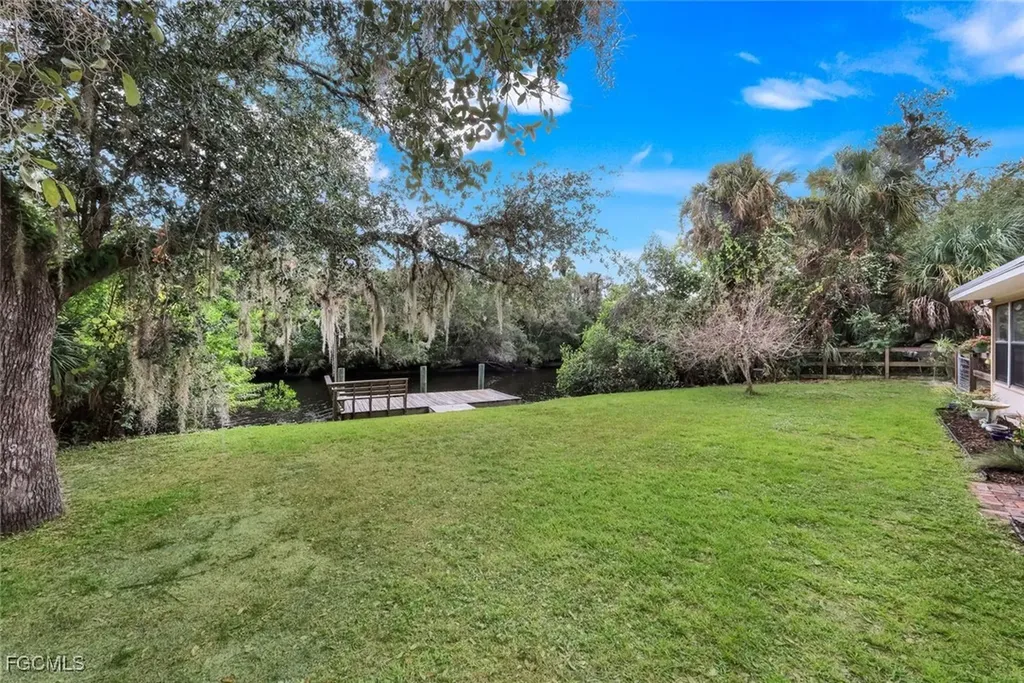 18130 Elmwood Drive Alva FL 33920