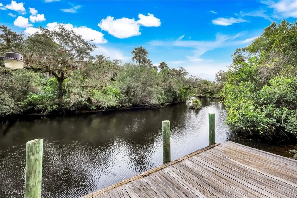 18130 Elmwood Drive Alva FL 33920