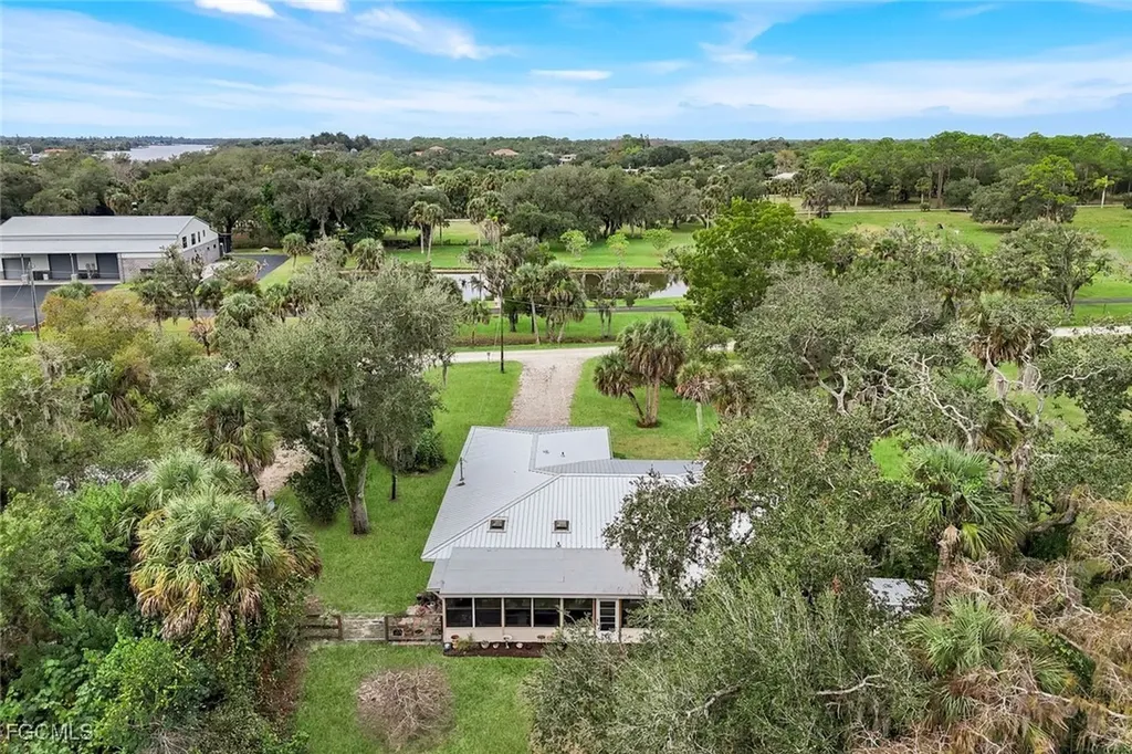 18130 Elmwood Drive Alva FL 33920