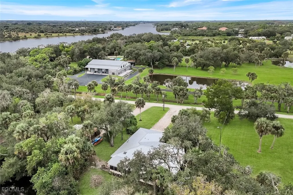 18130 Elmwood Drive Alva FL 33920