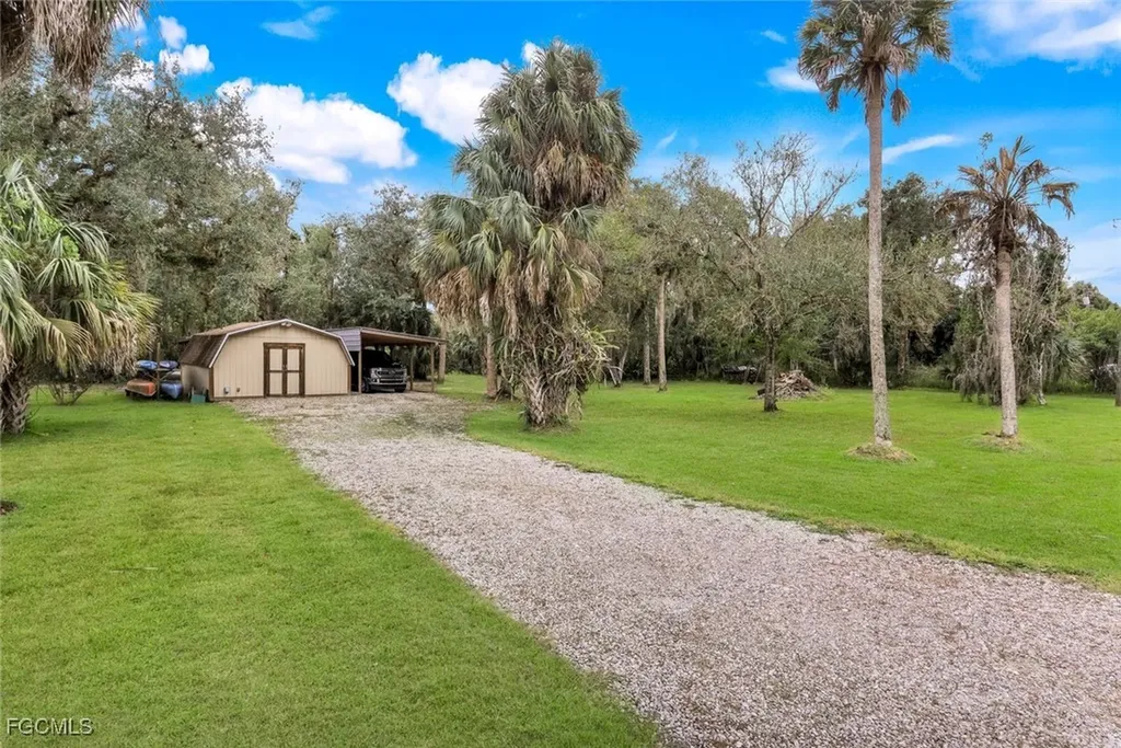 18130 Elmwood Drive Alva FL 33920