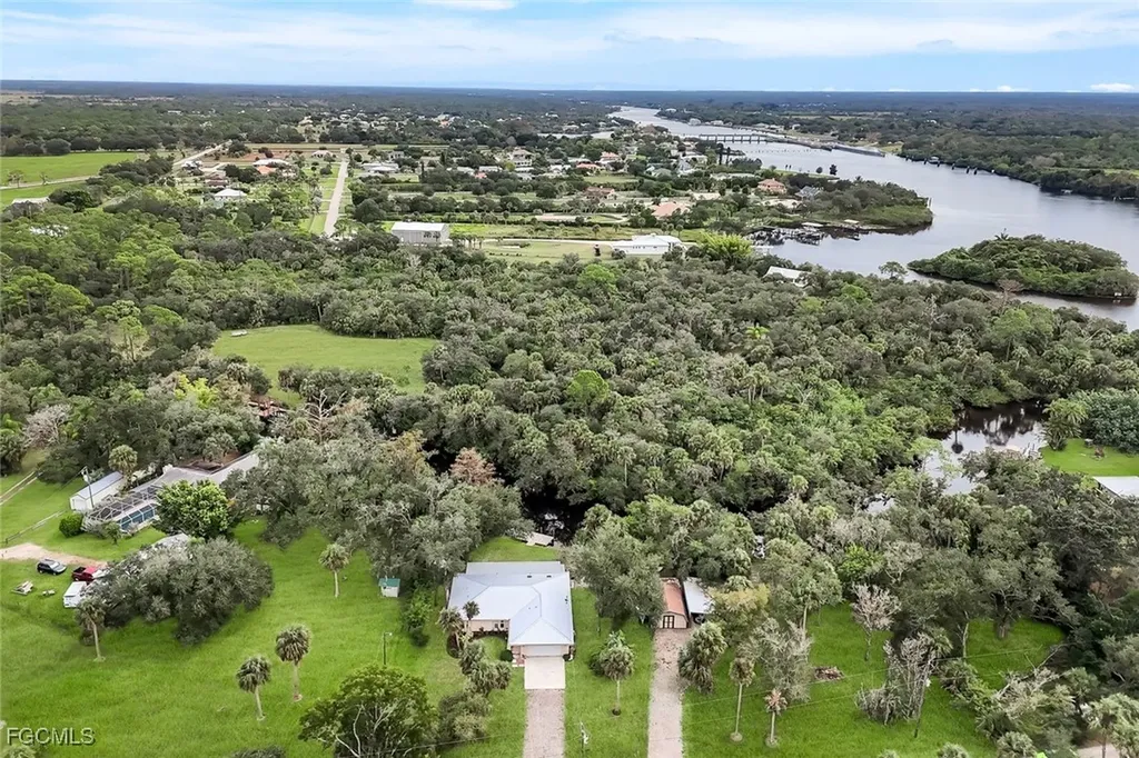 18130 Elmwood Drive Alva FL 33920