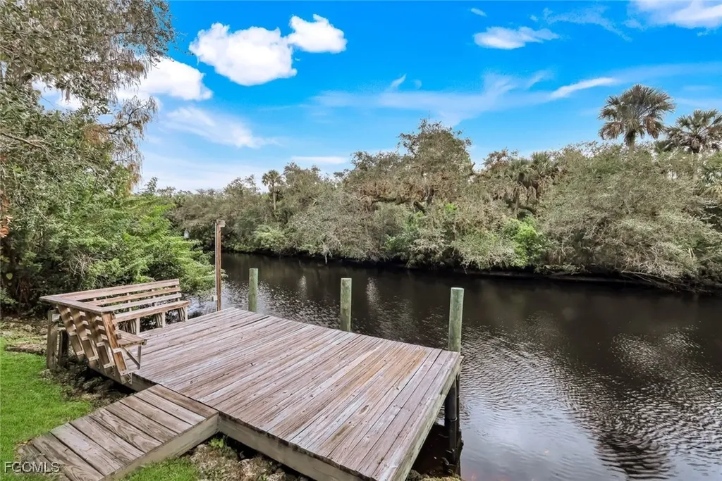 18130 Elmwood Drive Alva FL 33920