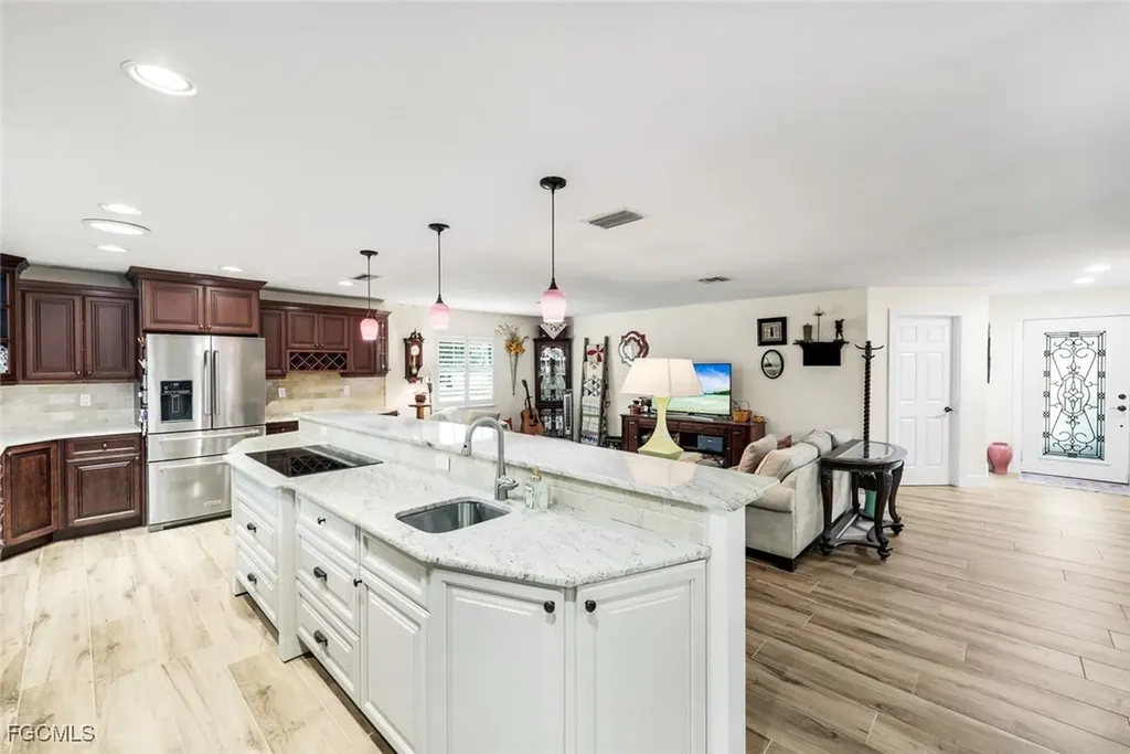 18130 Elmwood Drive Alva FL 33920