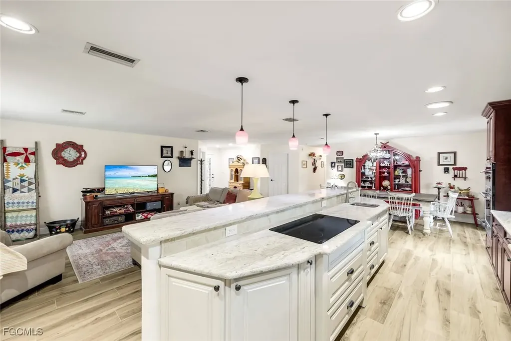 18130 Elmwood Drive Alva FL 33920