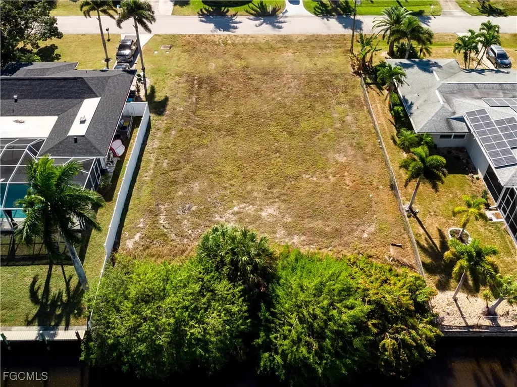 1425 Venetian Court Cape Coral FL 33904