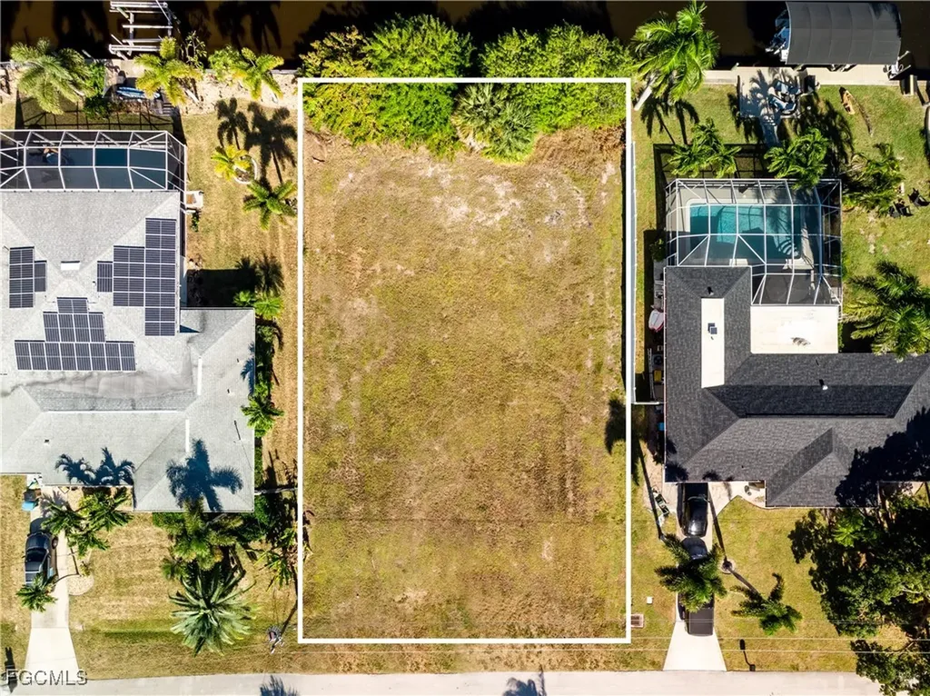 1425 Venetian Court Cape Coral FL 33904