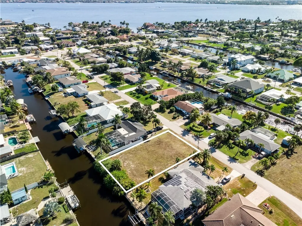 1425 Venetian Court Cape Coral FL 33904