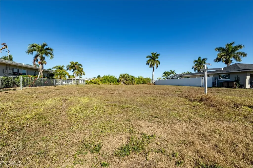 1425 Venetian Court Cape Coral FL 33904