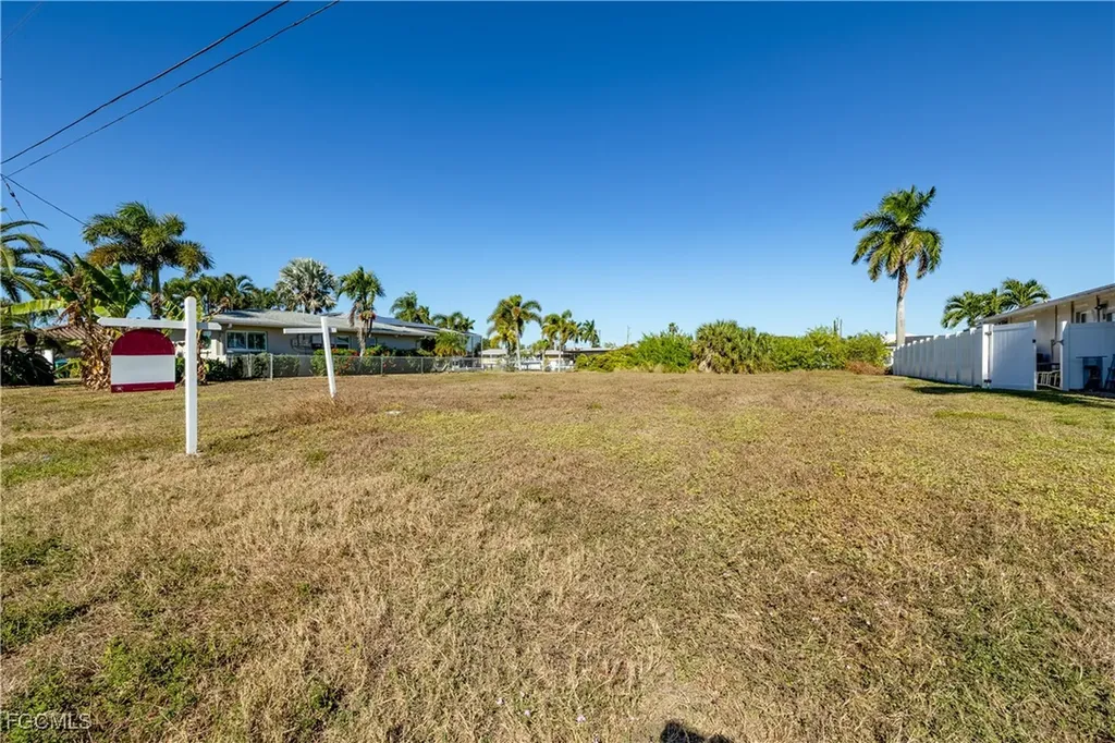 1425 Venetian Court Cape Coral FL 33904