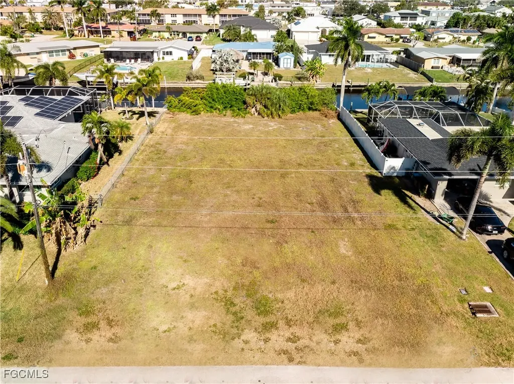 1425 Venetian Court Cape Coral FL 33904