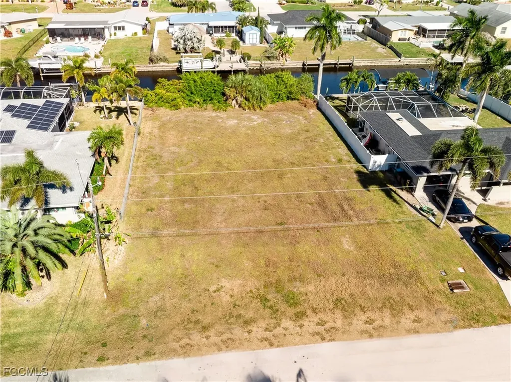 1425 Venetian Court Cape Coral FL 33904