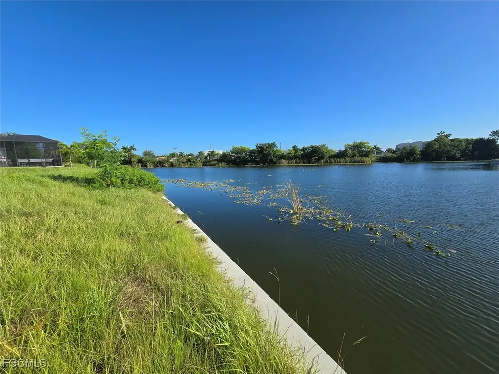 1301 SE 5th Court Cape Coral FL 33990