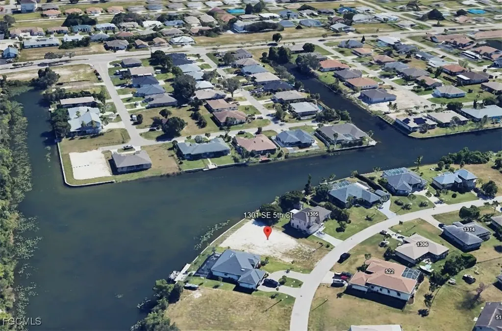 1301 SE 5th Court Cape Coral FL 33990