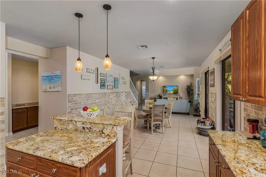 5601 Del Rio Court Cape Coral FL 33904