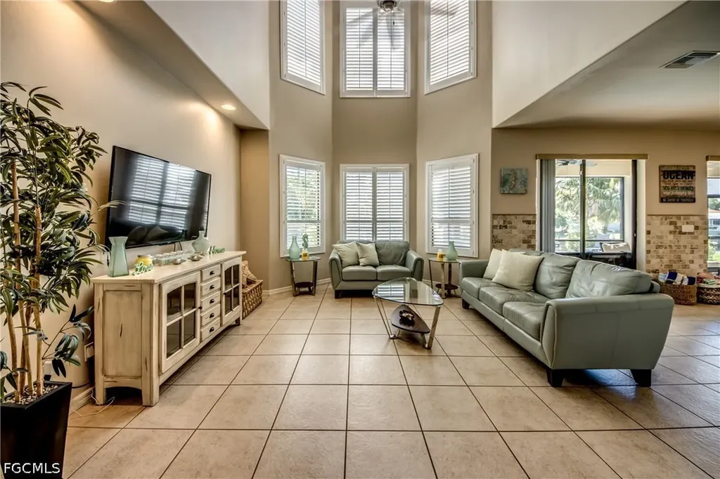 5601 Del Rio Court Cape Coral FL 33904